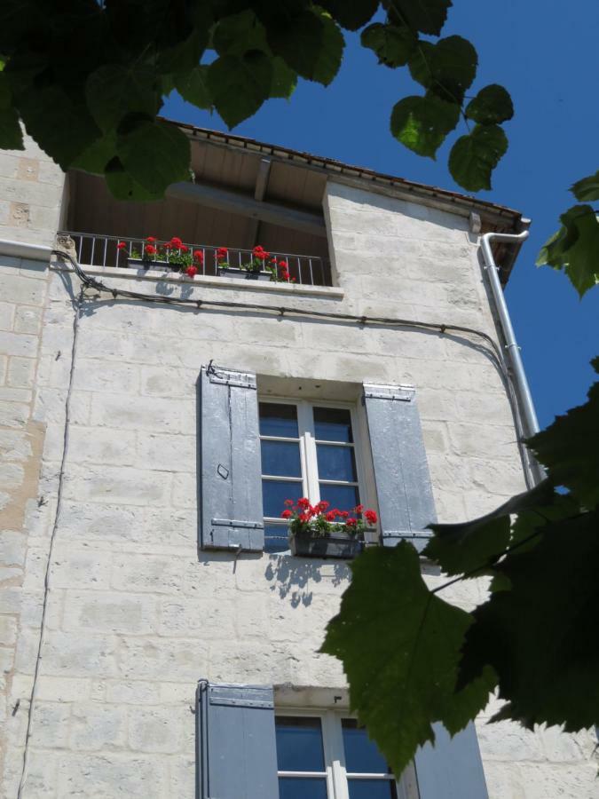 Apartment Bellevue Aubeterre-sur-Dronne Exterior foto
